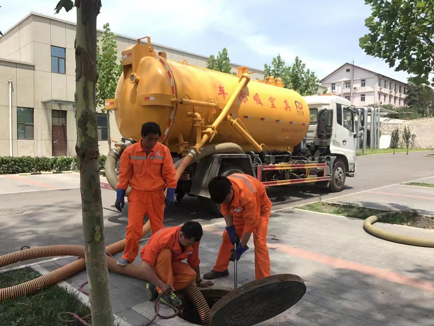 宣恩化粪池清理与5-8吨吸粪车施工效率分析